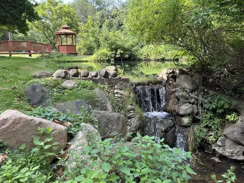 17 Marryat Road Trout Valley IL 60013