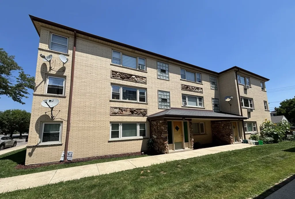 3143 North Nashville Avenue Chicago IL 60634