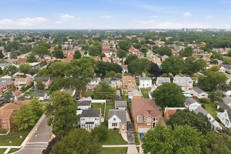 5108 North Octavia Avenue Harwood Heights IL 60706