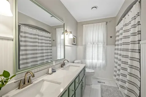 502 West Witchwood Lane Lake Bluff IL 60044