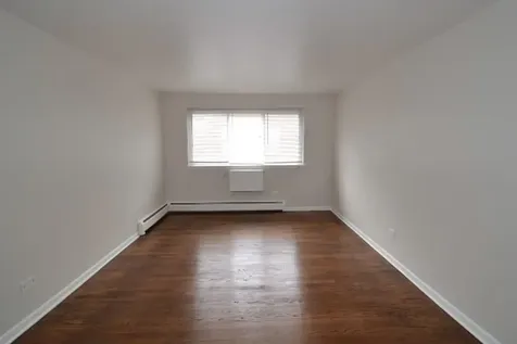 1040 West Hollywood Avenue Chicago IL 60660