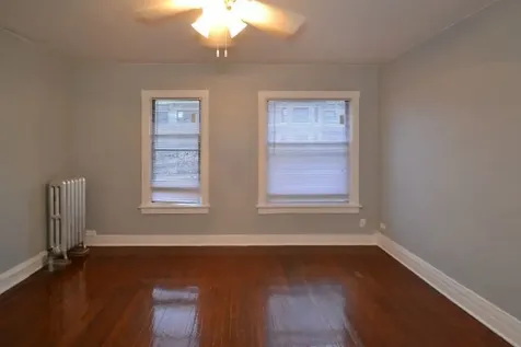 4602 North Beacon Street Chicago IL 60640