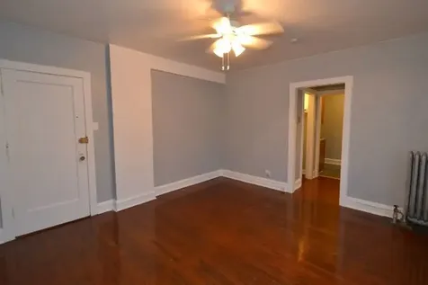4602 North Beacon Street Chicago IL 60640