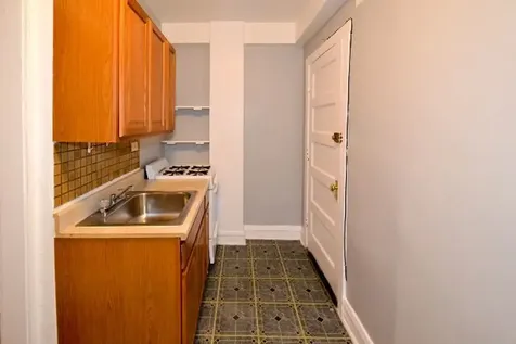 4602 North Beacon Street Chicago IL 60640