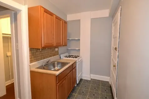 4602 North Beacon Street Chicago IL 60640