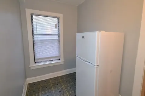 4602 North Beacon Street Chicago IL 60640