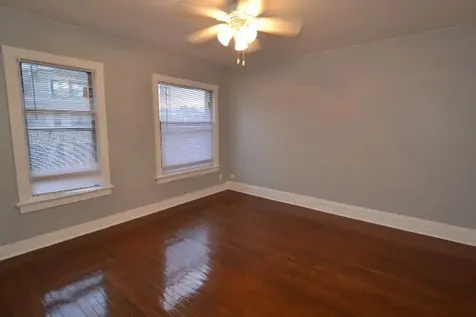 4602 North Beacon Street Chicago IL 60640