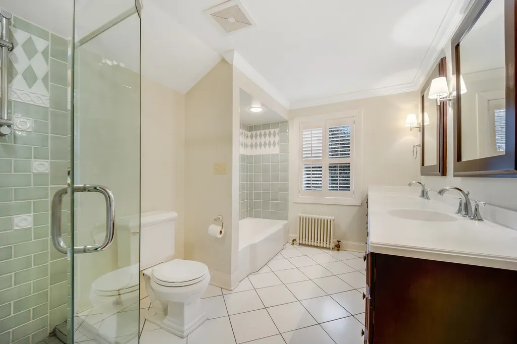 120 East 8th Street Hinsdale IL 60521