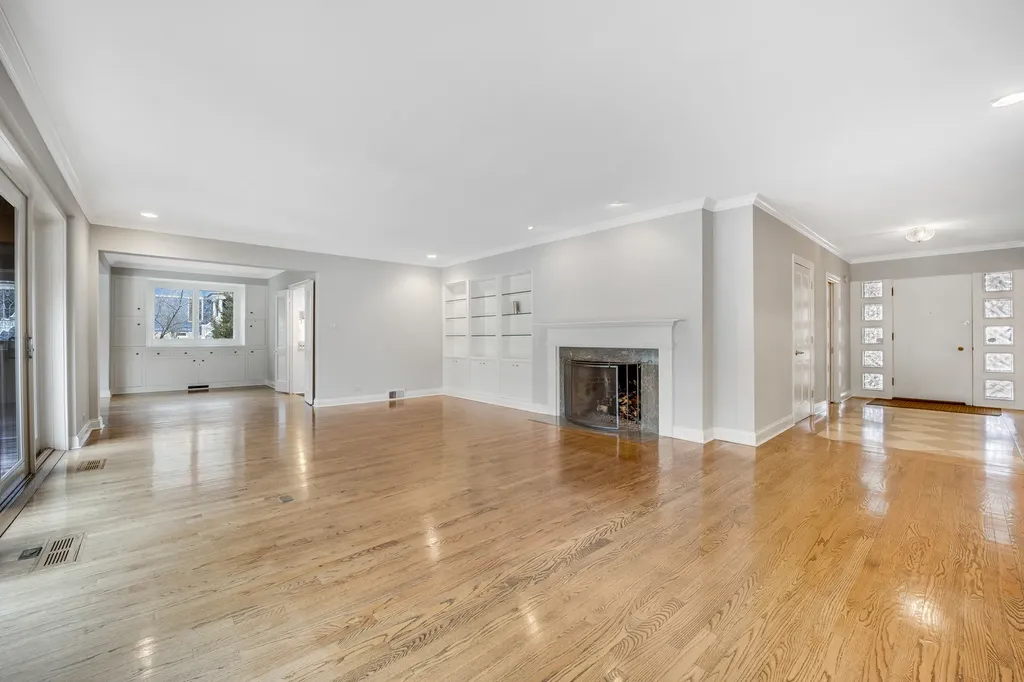 120 East 8th Street Hinsdale IL 60521