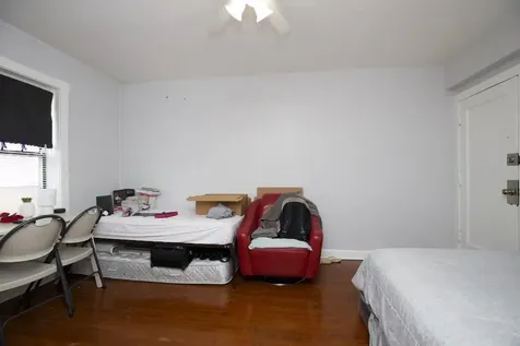 4606 North Beacon Street Chicago IL 60640
