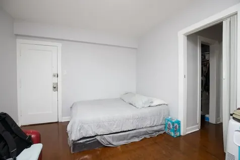 4606 North Beacon Street Chicago IL 60640