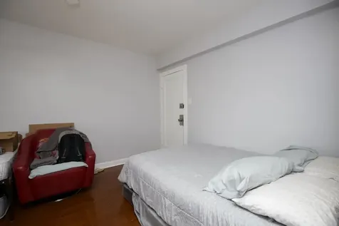 4606 North Beacon Street Chicago IL 60640