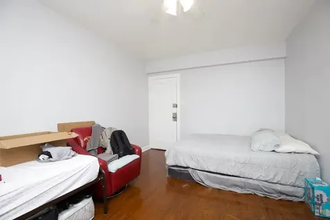 4606 North Beacon Street Chicago IL 60640