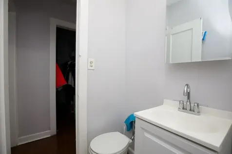4606 North Beacon Street Chicago IL 60640