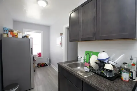 4606 North Beacon Street Chicago IL 60640