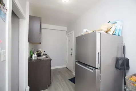 4606 North Beacon Street Chicago IL 60640