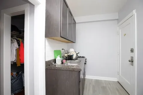 4606 North Beacon Street Chicago IL 60640