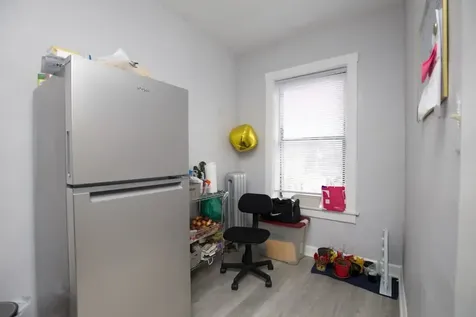 4606 North Beacon Street Chicago IL 60640
