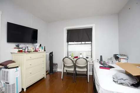 4606 North Beacon Street Chicago IL 60640