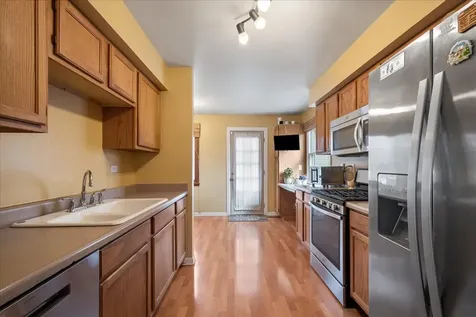 517 Longwood Drive Buffalo Grove IL 60089