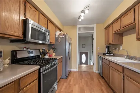517 Longwood Drive Buffalo Grove IL 60089