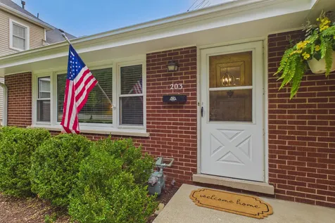203 South Edward Street Mount Prospect IL 60056