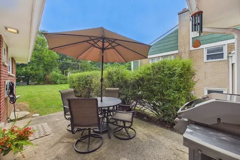 203 South Edward Street Mount Prospect IL 60056