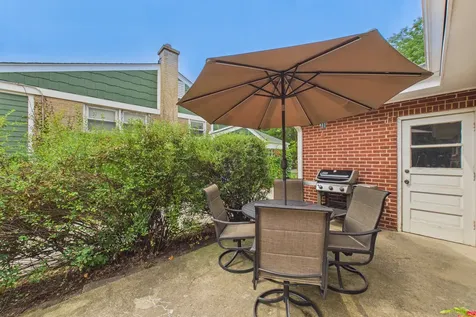 203 South Edward Street Mount Prospect IL 60056