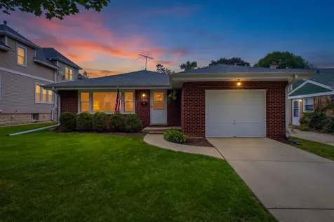 203 South Edward Street Mount Prospect IL 60056