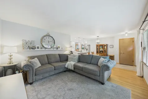 203 South Edward Street Mount Prospect IL 60056