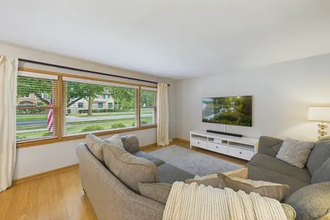 203 South Edward Street Mount Prospect IL 60056