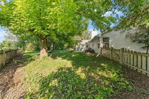 1108 Beaver Creek Lane Mahomet IL 61853