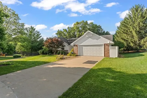 1108 Beaver Creek Lane Mahomet IL 61853