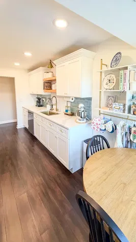 250 West Parliament Place Mount Prospect IL 60056