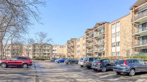 250 West Parliament Place Mount Prospect IL 60056