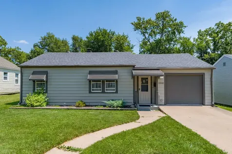 2332 48TH Street Moline IL 61265