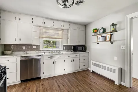 2332 48TH Street Moline IL 61265