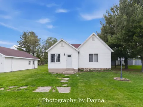 201 NW Lexington Street Iroquois IL 60945