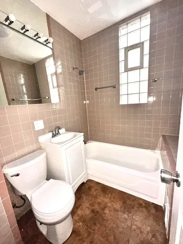 1302 East 72nd Street Chicago IL 60619