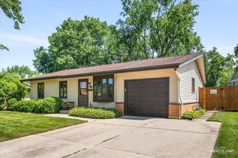 945 Victoria Lane Elk Grove Village IL 60007