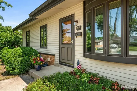 945 Victoria Lane Elk Grove Village IL 60007