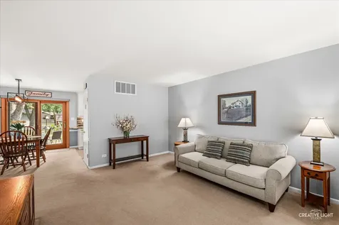 945 Victoria Lane Elk Grove Village IL 60007