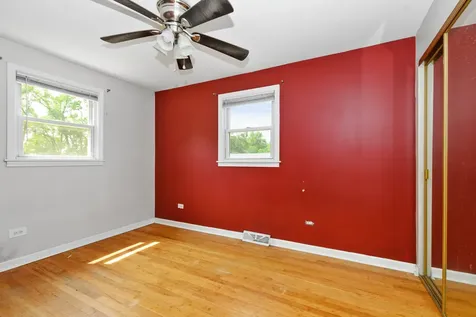 5909 West 99th Street Oak Lawn IL 60453