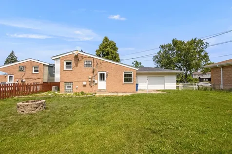 5909 West 99th Street Oak Lawn IL 60453