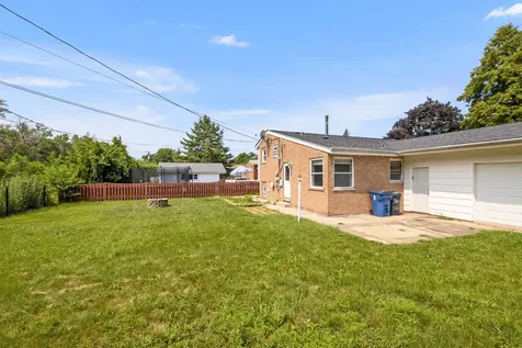 5909 West 99th Street Oak Lawn IL 60453