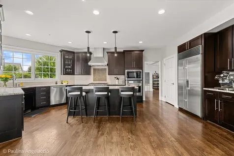 23 Crystal Downs Drive Hawthorn Woods IL 60047