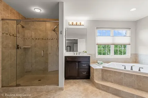 23 Crystal Downs Drive Hawthorn Woods IL 60047