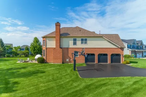 23 Crystal Downs Drive Hawthorn Woods IL 60047