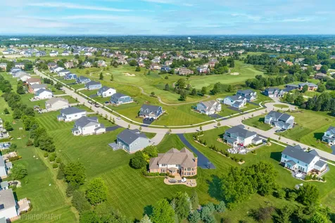 23 Crystal Downs Drive Hawthorn Woods IL 60047