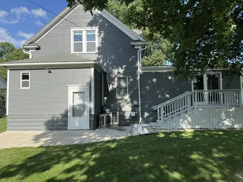 69 Hill Street Momence IL 60954